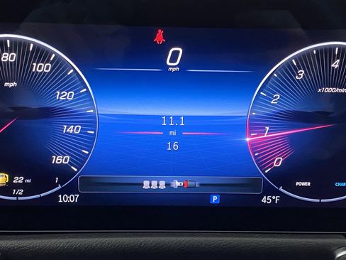 Used 2025 Mercedes-Benz GLB 250 4MATIC image 20