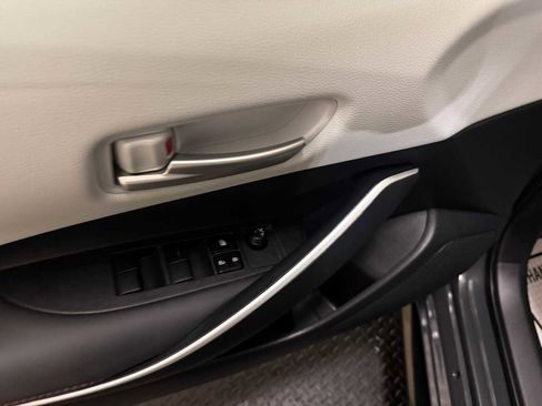 Certified 2025 Toyota Corolla SE image 21