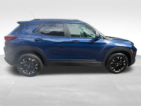 Used 2023 Chevrolet TrailBlazer LT FWD image 9