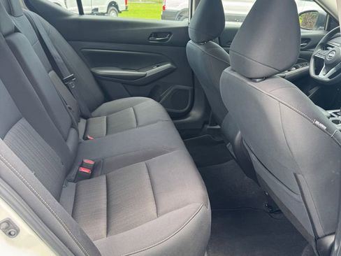Used 2025 Nissan Altima 2.5 SV FWD image 11
