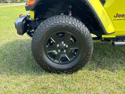 Certified 2023 Jeep Gladiator Mojave w/ Cold Weather Group image 10