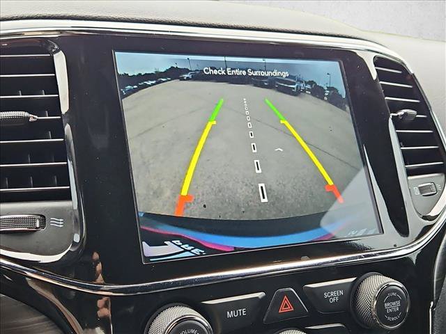 Used 2021 Jeep Grand Cherokee Laredo X AWD/4WD image 14