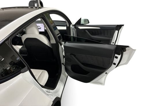 Certified 2023 Tesla Model Y Long Range AWD/4WD image 12