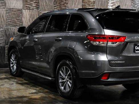 Used 2018 Toyota Highlander XLE FWD image 13