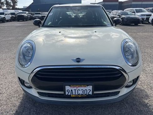 Used 2017 MINI Cooper Clubman FWD image 2