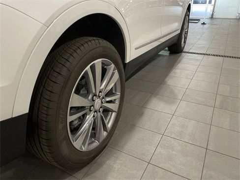 Used 2025 Cadillac XT5 Premium Luxury w/ Technology Package image 13