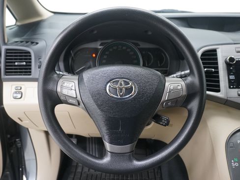 Used 2011 Toyota Venza FWD image 15