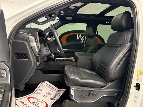 Used 2026 Ford F450 Platinum w/ FX4 Off-Road Package image 11