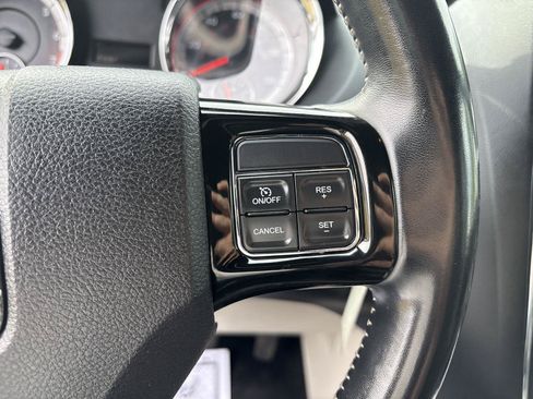 Used 2020 Dodge Grand Caravan SXT FWD image 19