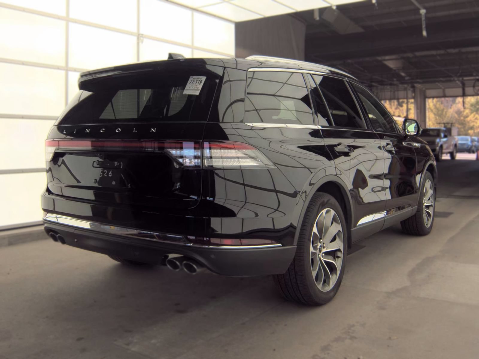 Used 2026 Lincoln Aviator Reserve AWD/4WD image 5