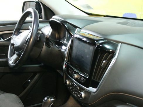 Used 2019 Chevrolet Traverse LT image 10