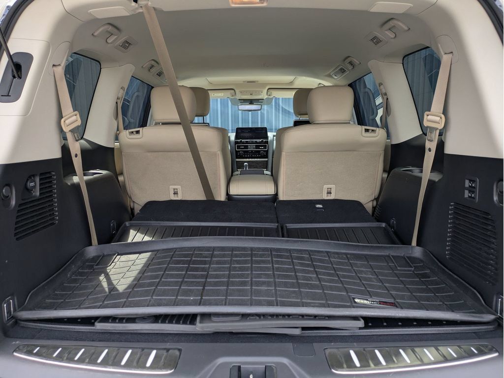 Used 2024 Nissan Armada Platinum w/ Captain's Chairs Package RWD image 8