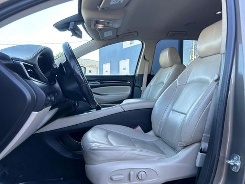 Used 2020 Buick Enclave Essence FWD image 12