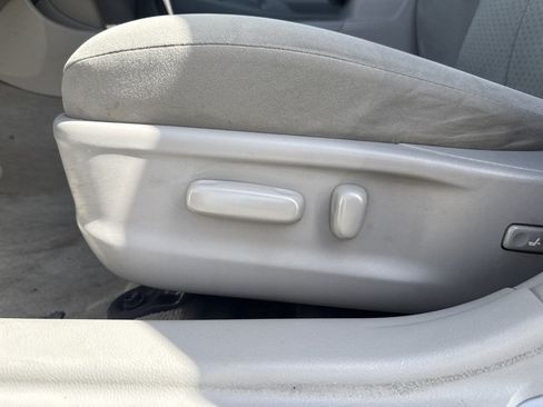 Used 2009 Toyota Camry FWD image 9