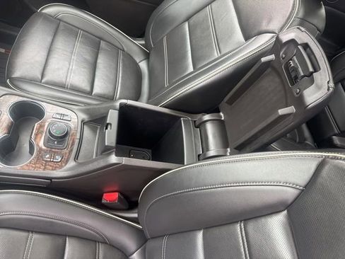 Used 2022 GMC Acadia Denali w/ Denali Technology Package AWD/4WD image 21