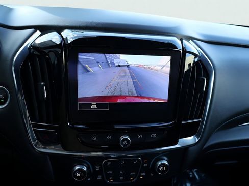 Used 2023 Chevrolet Traverse LT image 26