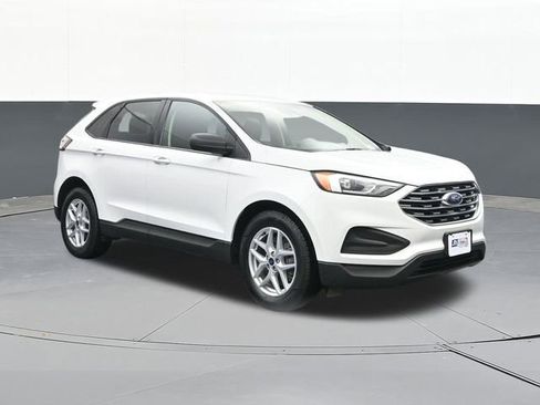 Used 2021 Ford Edge SE image 1