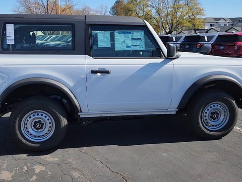 New 2025 Ford Bronco Base image 9