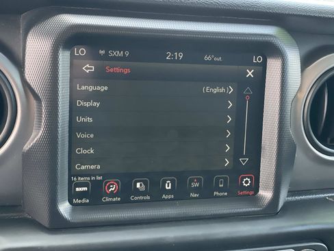 Used 2021 Jeep Gladiator Willys image 13