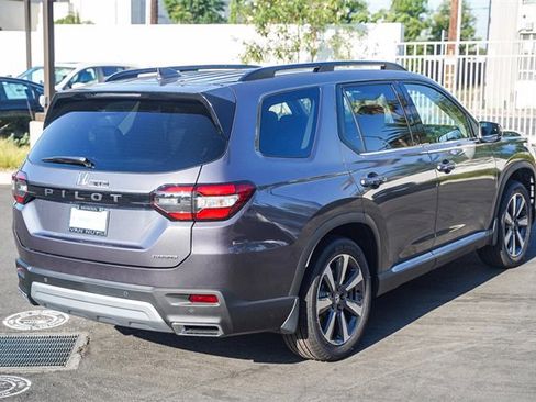 New 2025 Honda Pilot Touring image 5