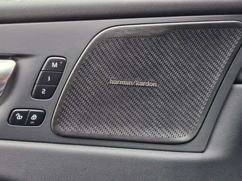 Used 2023 Volvo XC60 B5 Ultimate w/ Climate Package image 35