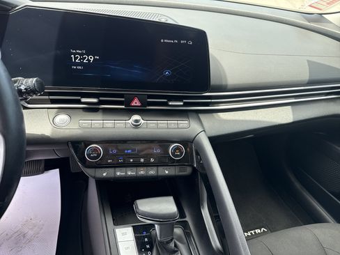 Used 2023 Hyundai Elantra SEL w/ Convenience Package FWD image 23