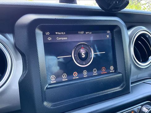 Used 2019 Jeep Wrangler Unlimited Sahara w/ Safety Group AWD/4WD image 34