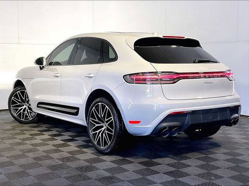 Certified 2023 Porsche Macan AWD/4WD image 3