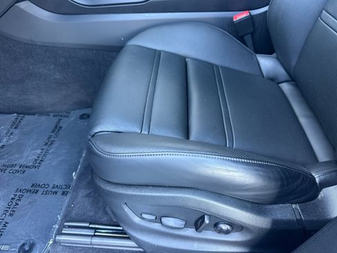 Certified 2024 Porsche Cayenne AWD/4WD image 14