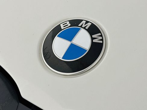 Used 2025 BMW 330i xDrive Sedan w/ M Sport Package AWD/4WD image 34