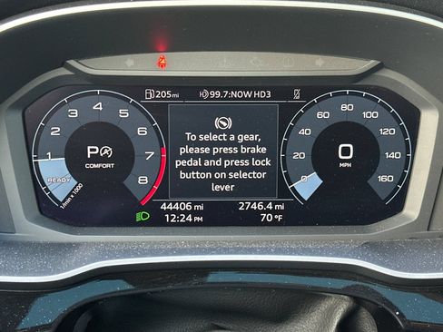 Used 2025 Audi Q3 2.0T Premium AWD/4WD image 38