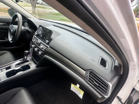 Used 2019 Honda Accord LX image 12