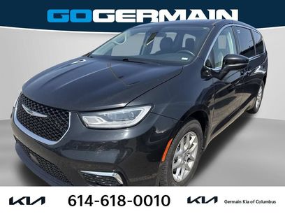 Used 2023 Chrysler Pacifica Touring-L