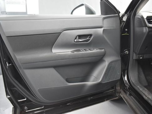 Used 2025 Nissan Kicks S image 25