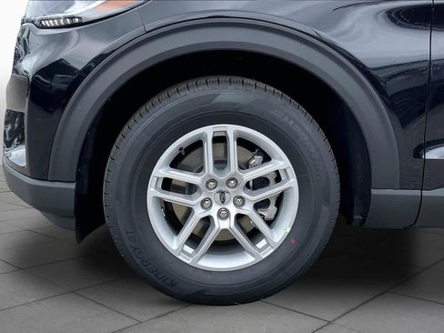 New 2026 Ford Explorer Active RWD image 12