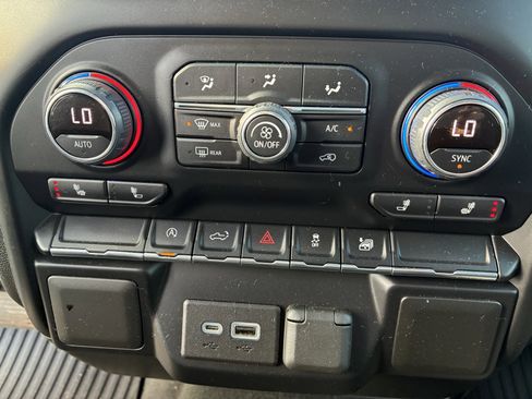 Used 2021 Chevrolet Silverado 1500 LT w/ Bed Protection Package image 9