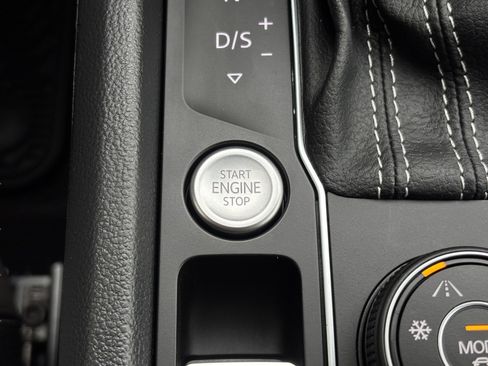 Used 2021 Volkswagen Atlas SEL Premium image 22