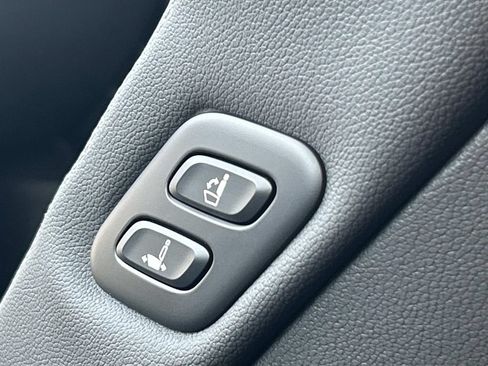 New 2027 Genesis GV80 2.5T AWD/4WD image 24