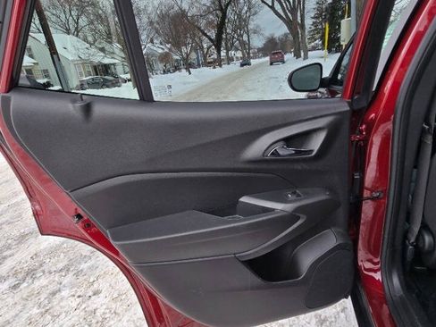 Used 2024 Chevrolet Trax LS w/ LS Convenience Package FWD image 17