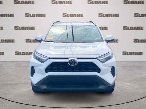 Used 2022 Toyota RAV4 XLE AWD/4WD image 3