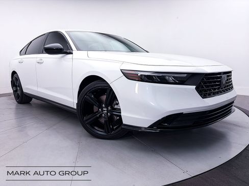 Used 2023 Honda Accord Sport image 1