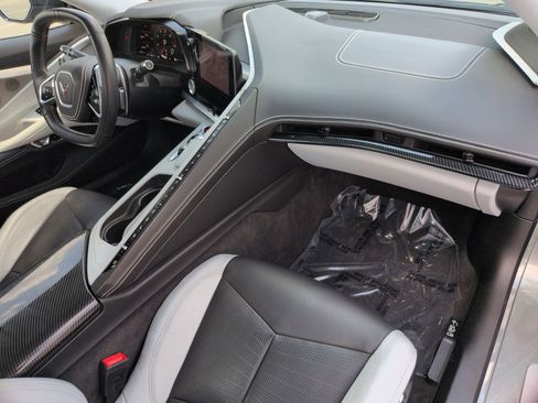 Used 2023 Chevrolet Corvette Stingray Premium Conv w/ Z51 Performance Package RWD image 33