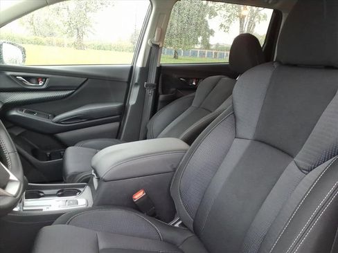 Used 2024 Subaru Ascent Premium w/ Convenience Package image 11