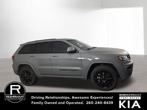 Used 2022 Jeep Grand Cherokee Laredo X image 6