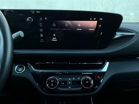 Used 2025 Buick Envista Sport Touring image 25