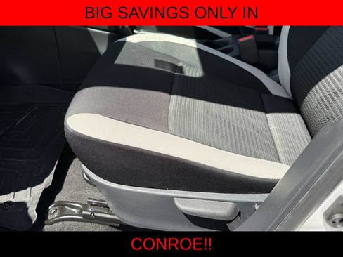 Used 2022 Nissan Versa SV w/ Trunk Package FWD image 13