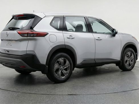 Used 2025 Nissan Rogue SV FWD image 9