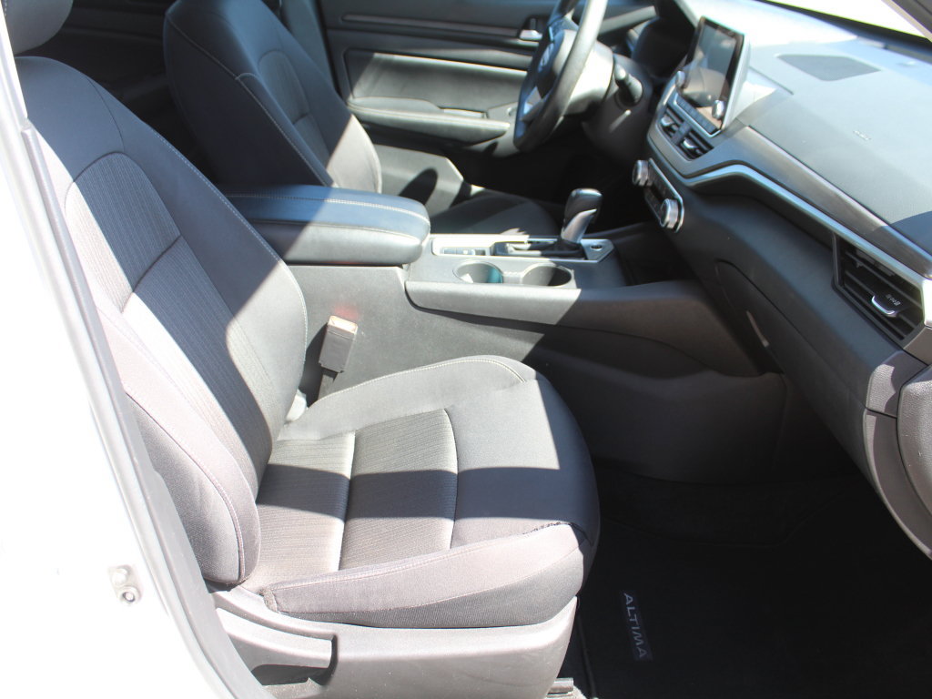 Used 2025 Nissan Altima 2.5 SV AWD/4WD image 11