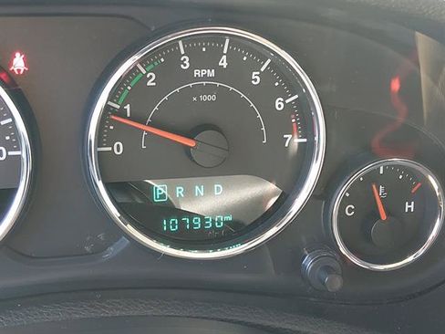 Used 2016 Jeep Wrangler Unlimited Sport w/ Connectivity Group AWD/4WD image 18