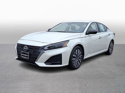 Used 2024 Nissan Altima 2.5 SV